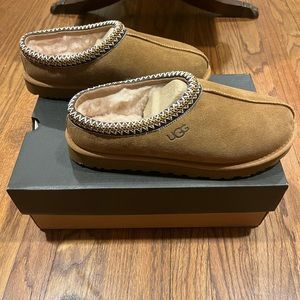BRAND NEW IN BOX Ugg Tasman Shoes/Slippers